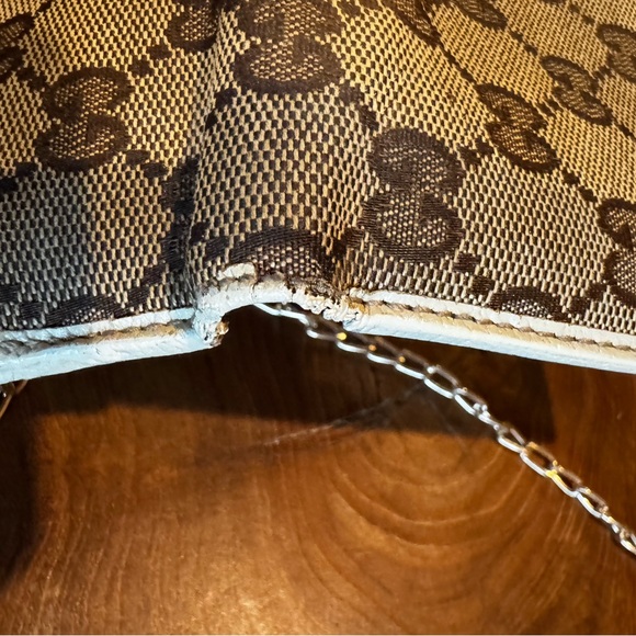 Gucci
GG Princy French Flap Wallet converted Crossbody - Picture 13 of 17